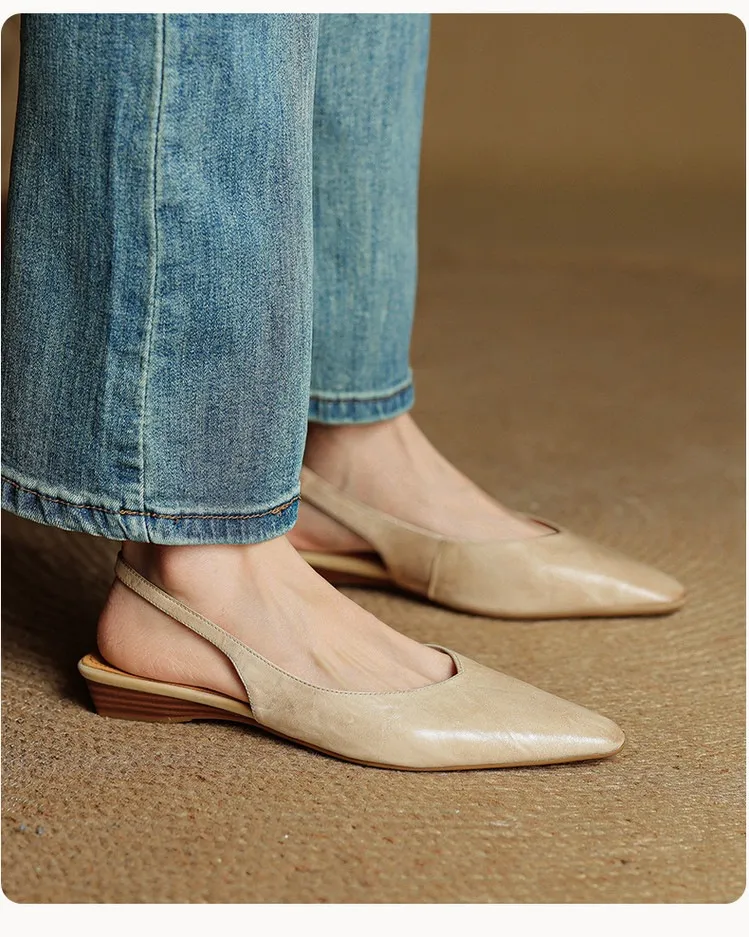 Summer sandals with square toe, chunky heel, wedge heel, closed toe, and open back – fashionable women's shoes