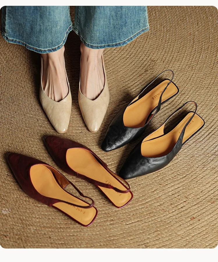 Summer sandals with square toe, chunky heel, wedge heel, closed toe, and open back – fashionable women's shoes