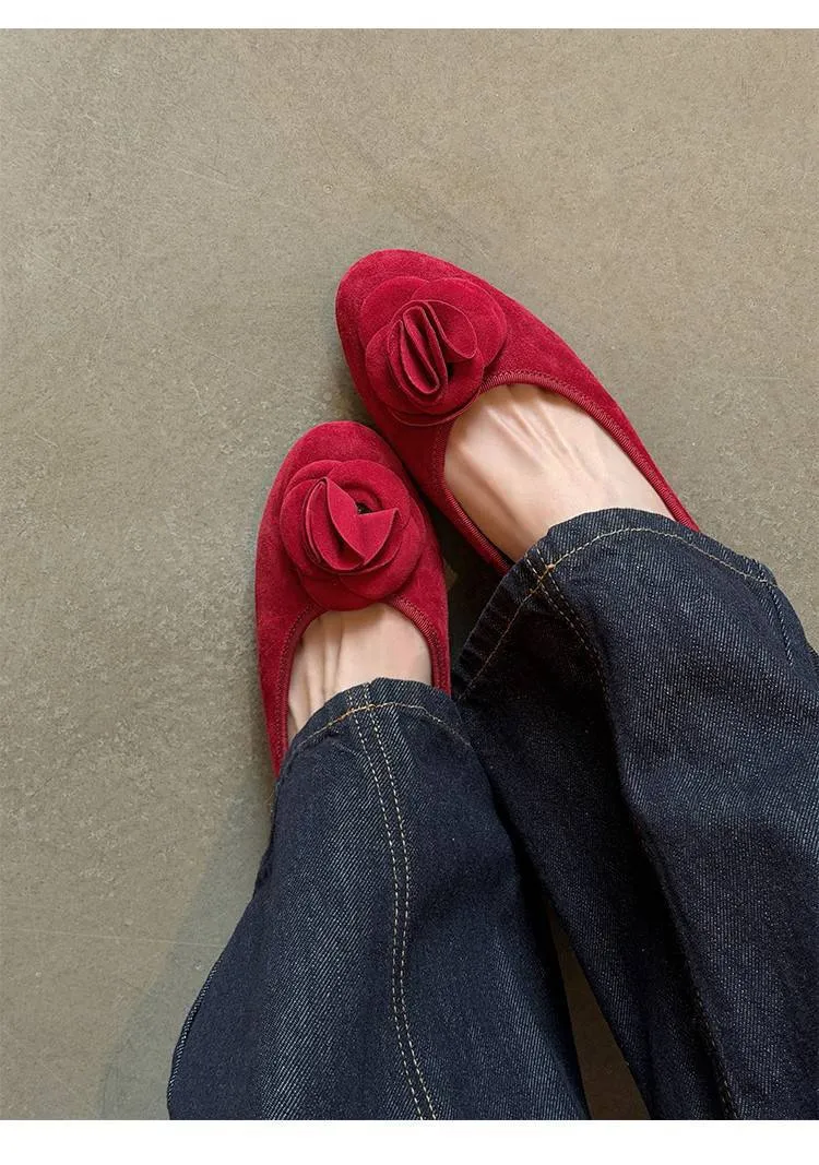 Springtime low-cut floral flat comfortable women's shoes in blue, red, and green