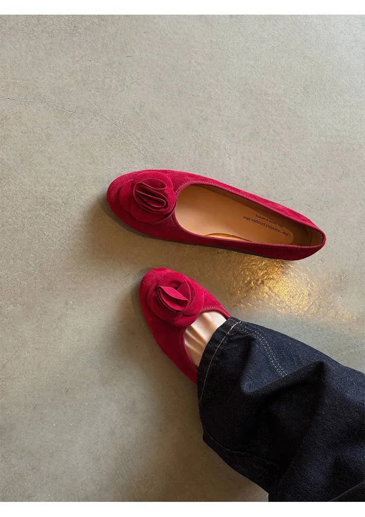 Springtime low-cut floral flat comfortable women's shoes in blue, red, and green