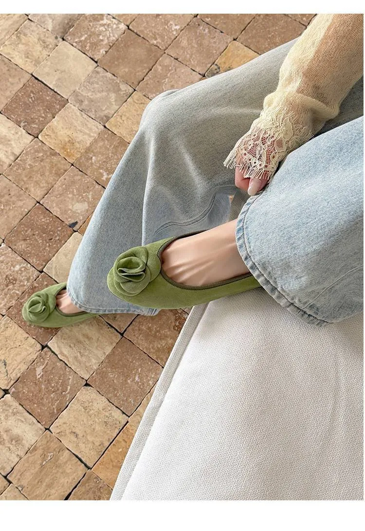 Springtime low-cut floral flat comfortable women's shoes in blue, red, and green