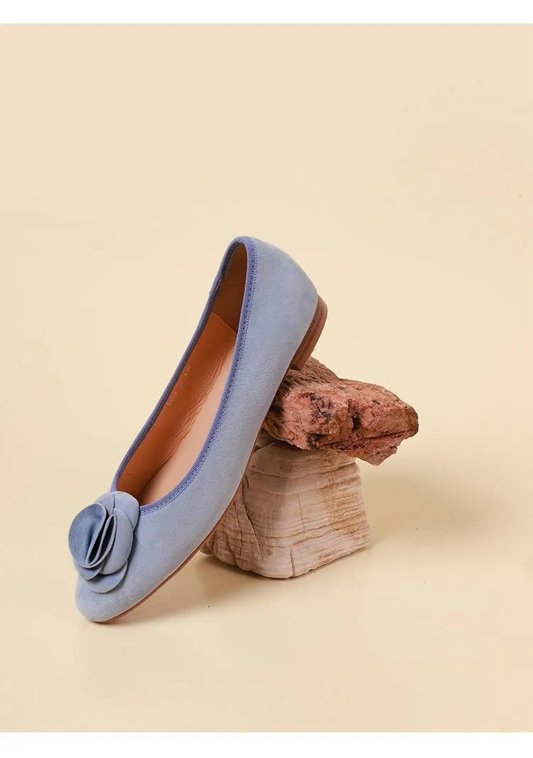 Springtime low-cut floral flat comfortable women's shoes in blue, red, and green