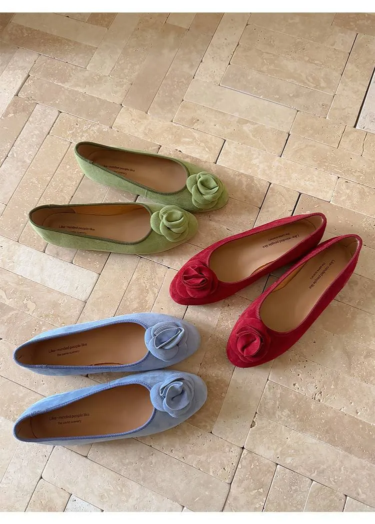 Springtime low-cut floral flat comfortable women's shoes in blue, red, and green