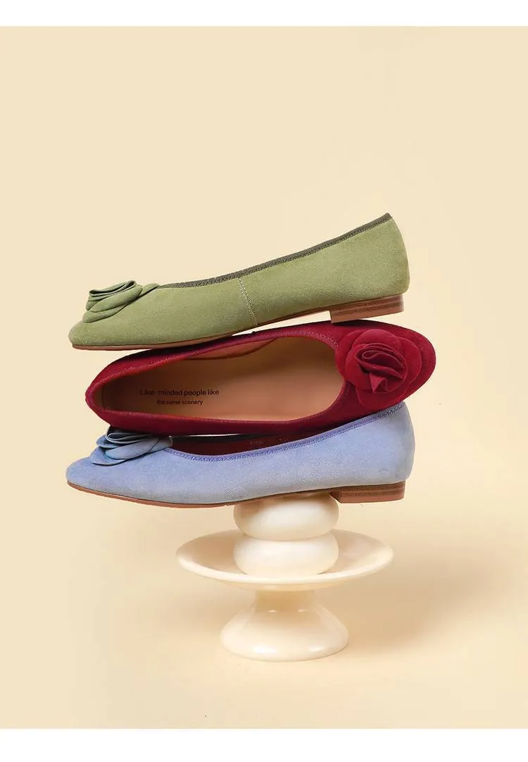 Springtime low-cut floral flat comfortable women's shoes in blue, red, and green