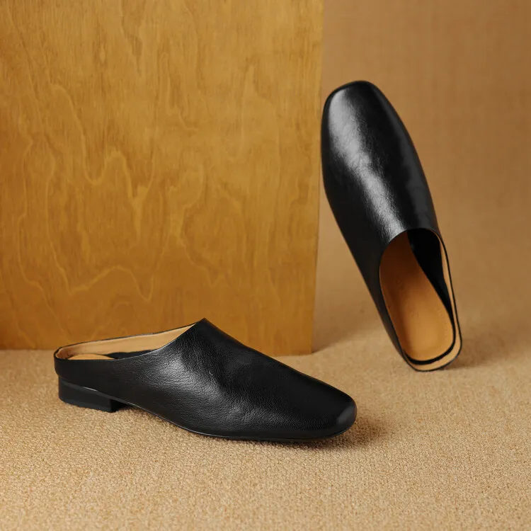 Women's soft leather closed-toe slip-on mules, summer outerwear sheepskin sandals, square toe, flat sole, slip-on style.
