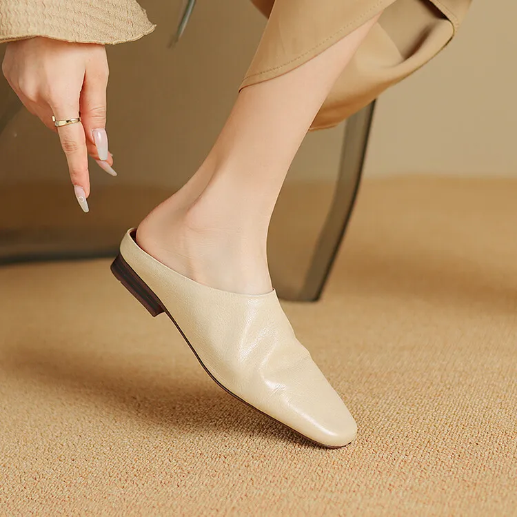 Women's soft leather closed-toe slip-on mules, summer outerwear sheepskin sandals, square toe, flat sole, slip-on style.