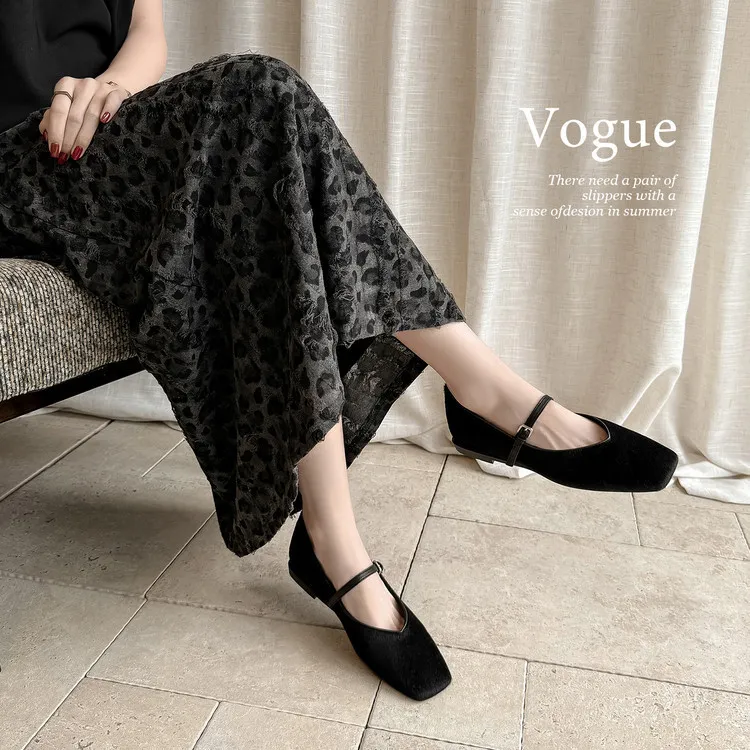 Spring single shoes, square toe, low heel, buckle, fashion color-block women's shoes, 3-25v