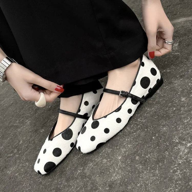 Spring single shoes, square toe, low heel, buckle, fashion color-block women's shoes, 3-25v