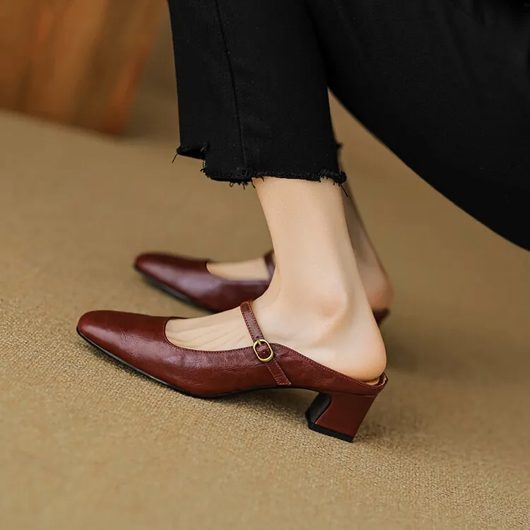 Comfortable and retro-style sheepskin open-back sandals, chunky heels, sheepskin closed-toe mules, Mary Jane shoes.