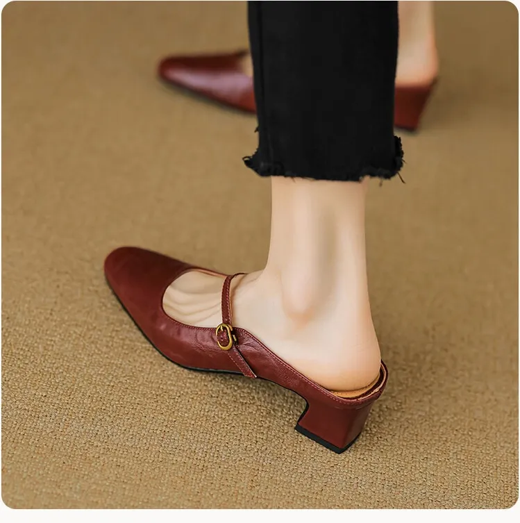 Comfortable and retro-style sheepskin open-back sandals, chunky heels, sheepskin closed-toe mules, Mary Jane shoes.