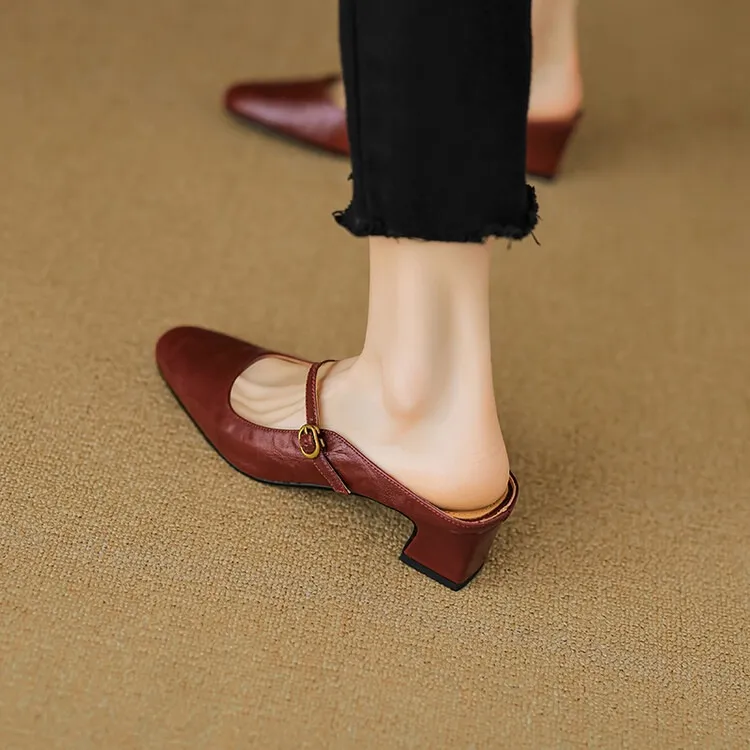 Comfortable and retro-style sheepskin open-back sandals, chunky heels, sheepskin closed-toe mules, Mary Jane shoes.