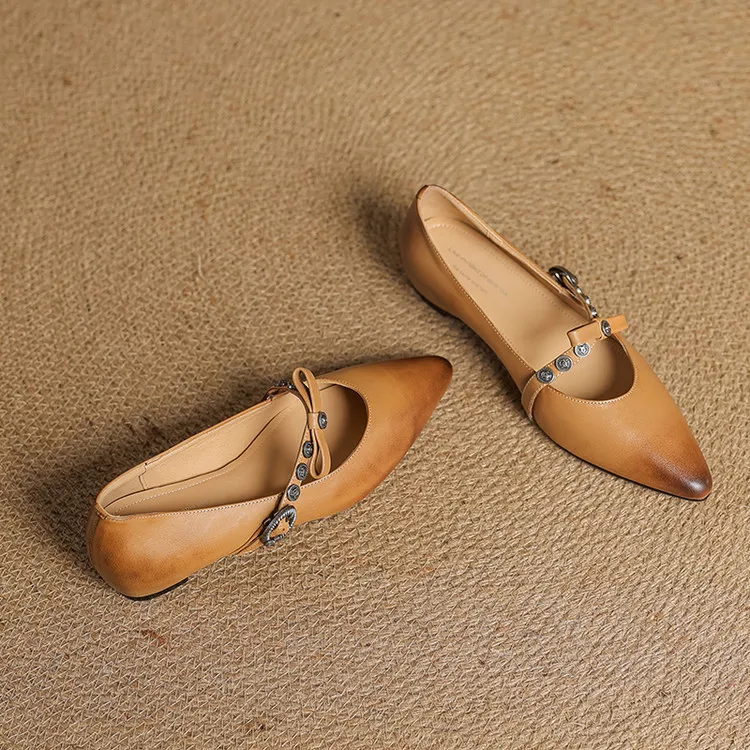 Spring single shoes, pointed toe, low heel, cowhide buckle, fashion women's shoes, size 4-2a, plus size 41.