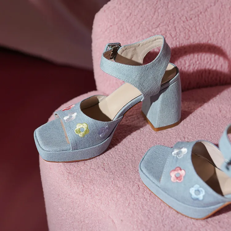 Summer sandals, thick-soled, chunky-heeled denim women's shoes, ages 4-6.