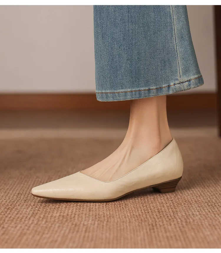 Korean style leather shoes, all inside and out, perfect for spring, summer and autumn. Pointed toe, low heel, comfortable, slimming, slanted opening. Available in 3 colors.