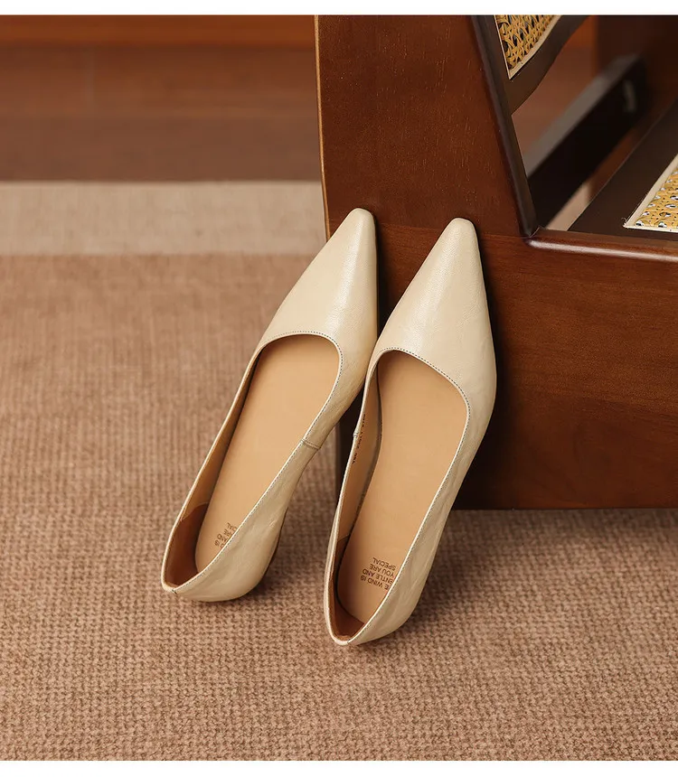 Korean style leather shoes, all inside and out, perfect for spring, summer and autumn. Pointed toe, low heel, comfortable, slimming, slanted opening. Available in 3 colors.