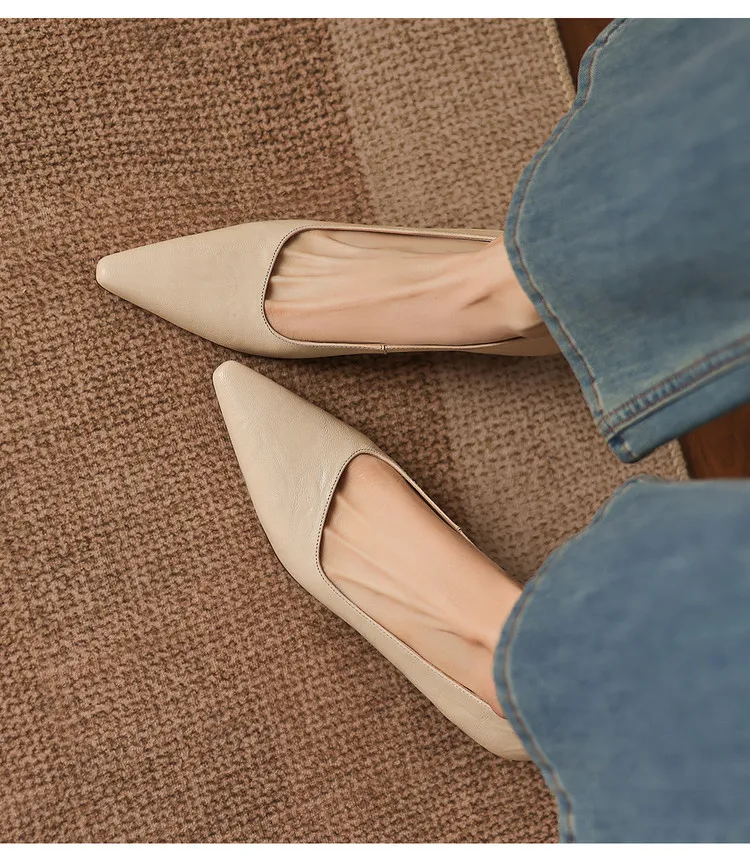 Korean style leather shoes, all inside and out, perfect for spring, summer and autumn. Pointed toe, low heel, comfortable, slimming, slanted opening. Available in 3 colors.
