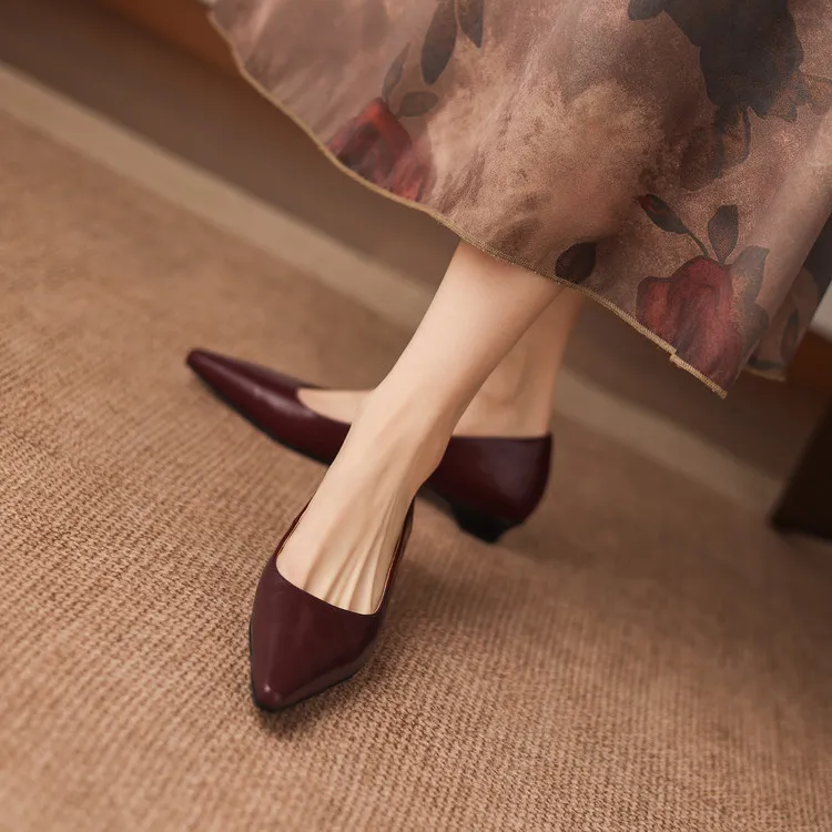 Korean style leather shoes, all inside and out, perfect for spring, summer and autumn. Pointed toe, low heel, comfortable, slimming, slanted opening. Available in 3 colors.
