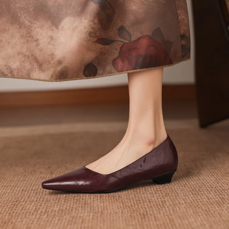 Korean style leather shoes, all inside and out, perfect for spring, summer and autumn. Pointed toe, low heel, comfortable, slimming, slanted opening. Available in 3 colors.