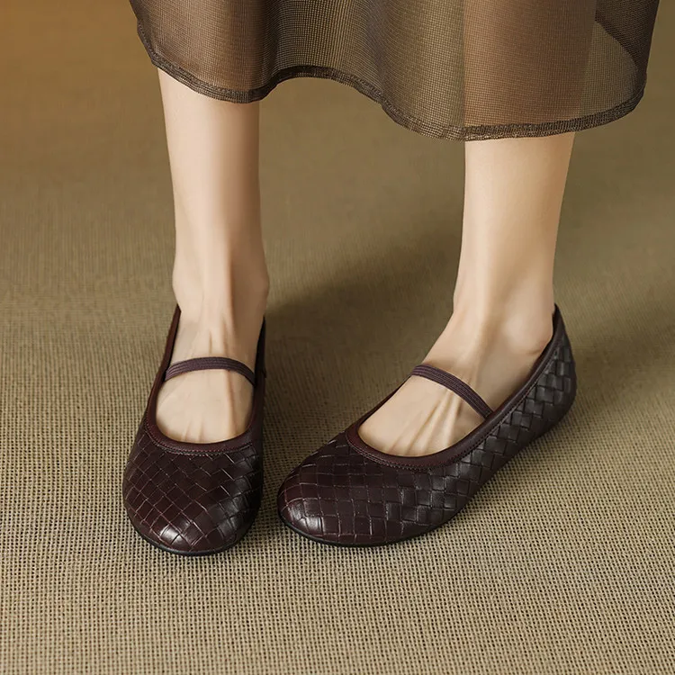 Spring and Autumn Genuine Leather Single Shoes, Round Toe, Flat, 1cm Retro Woven Texture, Women's Shoes, One Piece