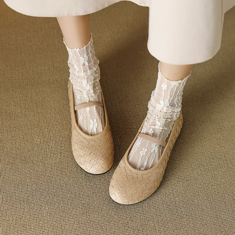 Spring and Autumn Genuine Leather Single Shoes, Round Toe, Flat, 1cm Retro Woven Texture, Women's Shoes, One Piece