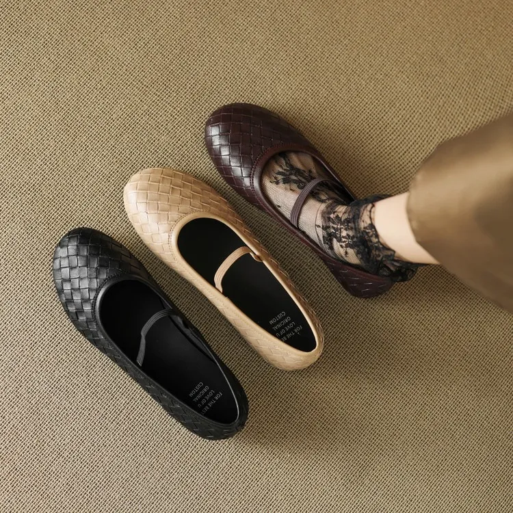 Spring and Autumn Genuine Leather Single Shoes, Round Toe, Flat, 1cm Retro Woven Texture, Women's Shoes, One Piece