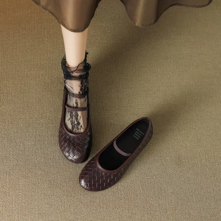 Spring and Autumn Genuine Leather Single Shoes, Round Toe, Flat, 1cm Retro Woven Texture, Women's Shoes, One Piece