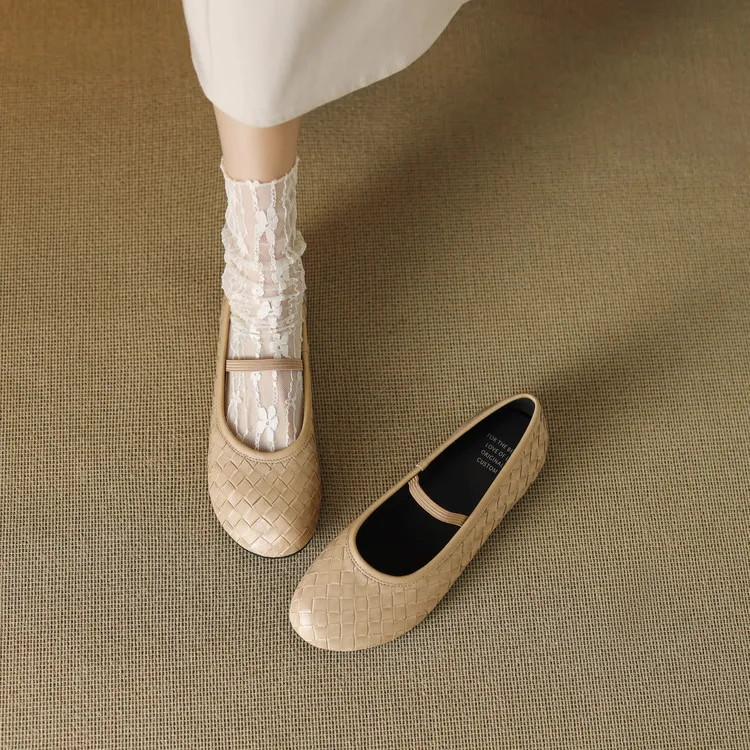 Spring and Autumn Genuine Leather Single Shoes, Round Toe, Flat, 1cm Retro Woven Texture, Women's Shoes, One Piece