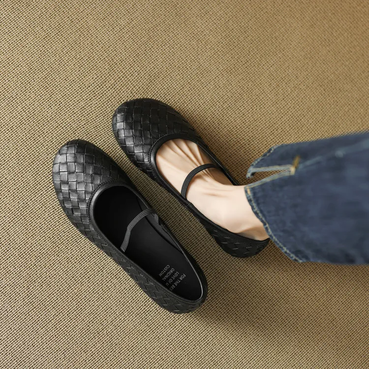 Spring and Autumn Genuine Leather Single Shoes, Round Toe, Flat, 1cm Retro Woven Texture, Women's Shoes, One Piece