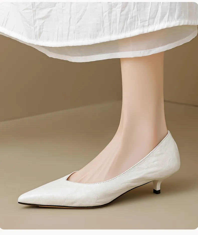 Women's slip-on shoes, made entirely of leather inside and out, stylish and comfortable, made of top-grain sheepskin, pointed toe, kitten heel, elegant single shoes for spring and autumn.