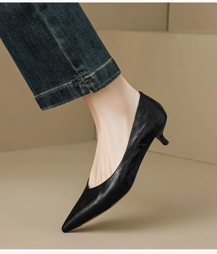Women's slip-on shoes, made entirely of leather inside and out, stylish and comfortable, made of top-grain sheepskin, pointed toe, kitten heel, elegant single shoes for spring and autumn.