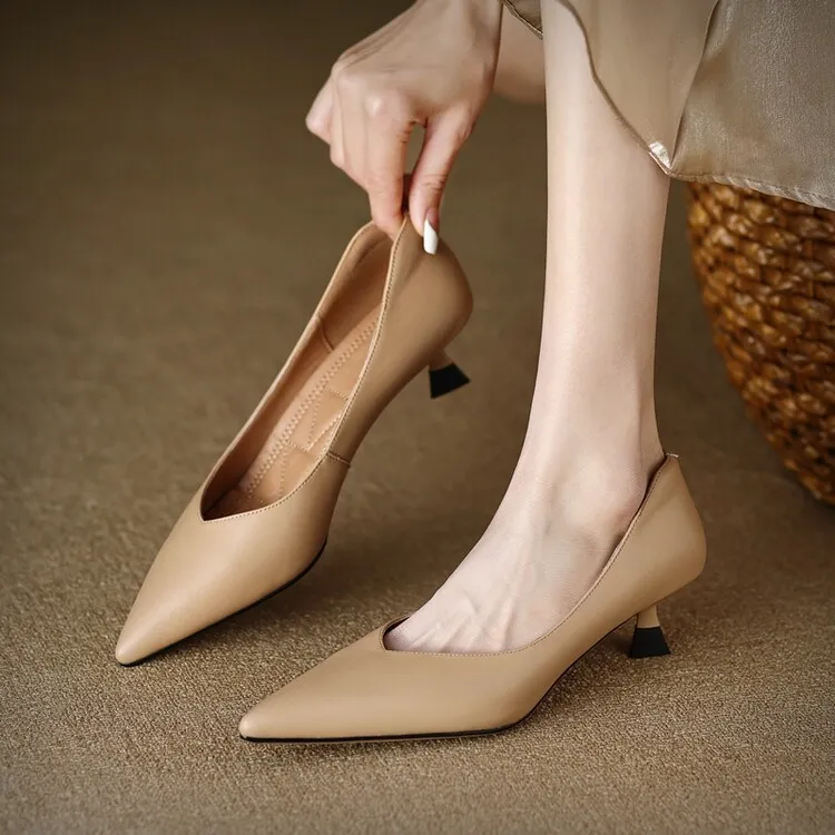 Apricot and black sheepskin plus size fashion women's shoes, spring and autumn style, pointed toe, low mouth, stiletto heel, single shoes, 2-18n