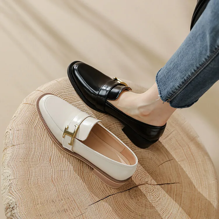 Fashionable Spring/Autumn Chunky Heel Low Heel Off-White Leather Korean Style Single Shoes Round Toe Metal Buckle Black Loafers 3-14n