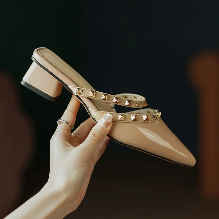Slip-on sandals with studded mid-heel, chunky heel, and pointed toe; fashionable women's shoes, summer style, 4-13i.