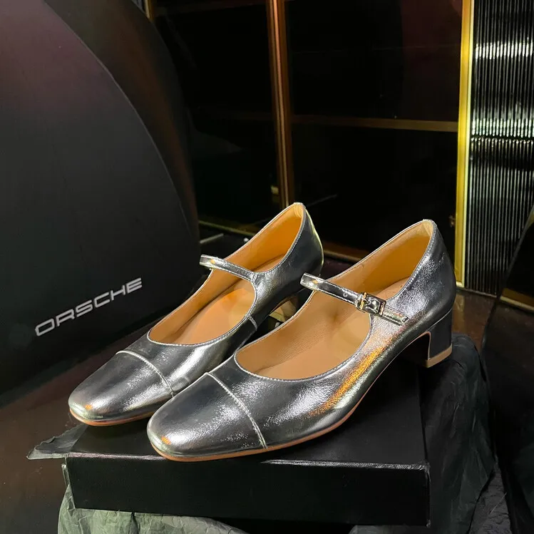 Chanel-style white Mary Jane shoes, color-blocked, low-cut, chunky heel, silver leather shoes, single strap, size 8-10.