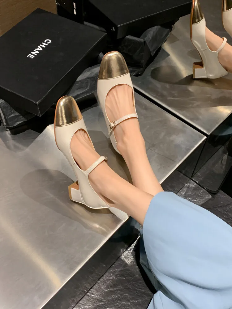 Chanel-style white Mary Jane shoes, color-blocked, low-cut, chunky heel, silver leather shoes, single strap, size 8-10.