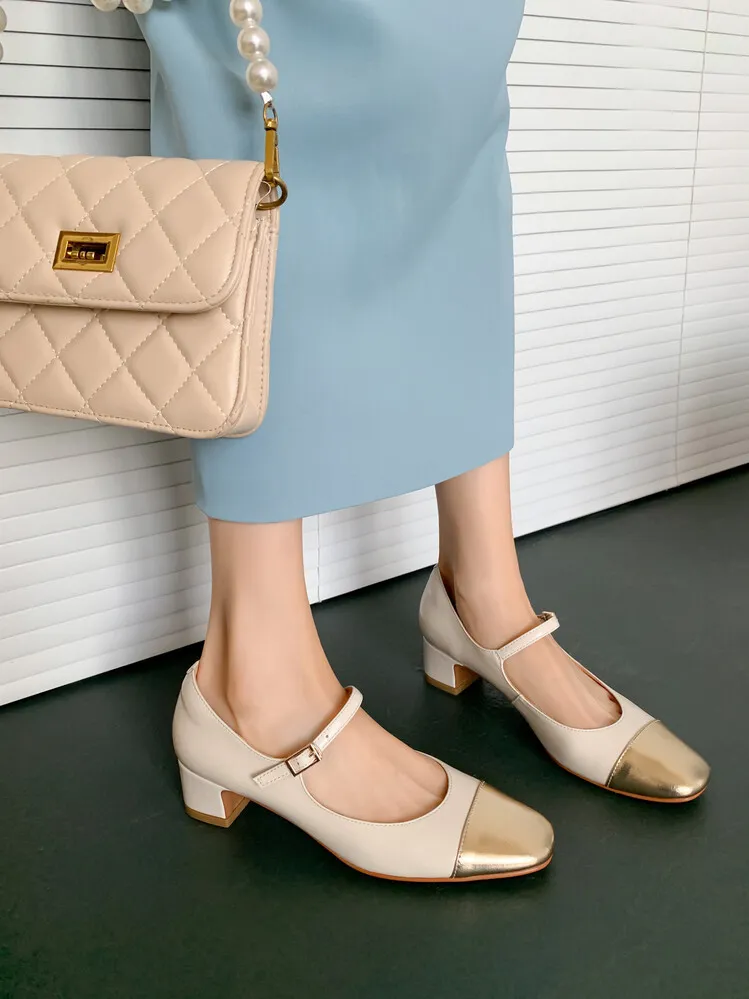 Chanel-style white Mary Jane shoes, color-blocked, low-cut, chunky heel, silver leather shoes, single strap, size 8-10.
