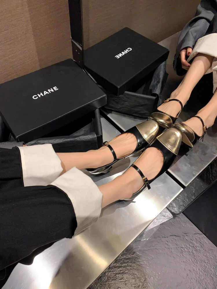 Chanel-style white Mary Jane shoes, color-blocked, low-cut, chunky heel, silver leather shoes, single strap, size 8-10.