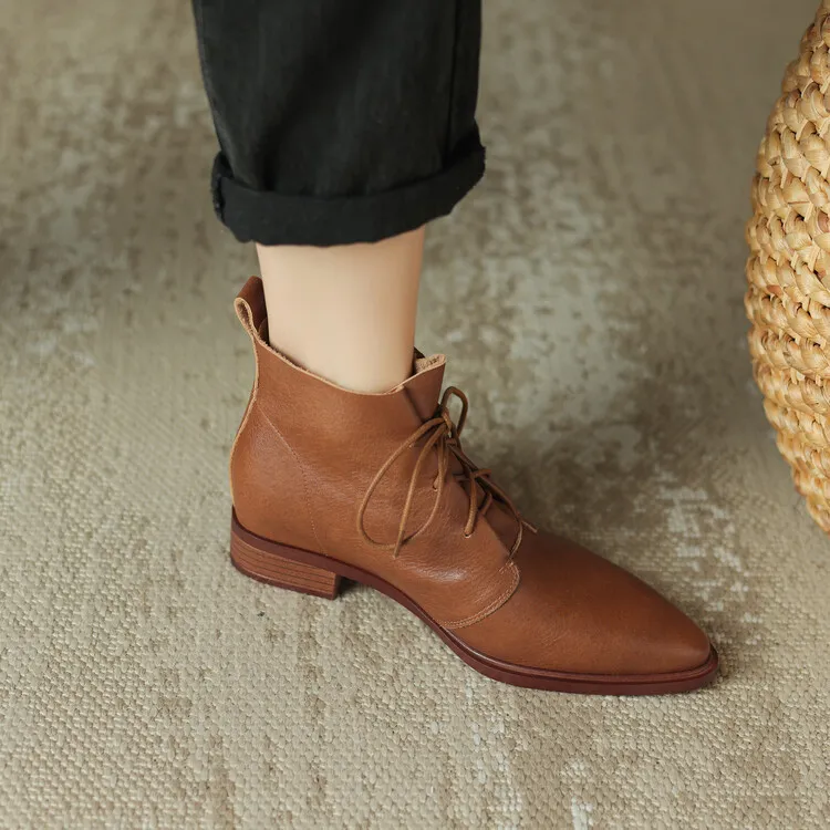 Brown, sophisticated, trendy ankle boots for women, autumn 2023, pointed toe Martin boots, 10-20m.