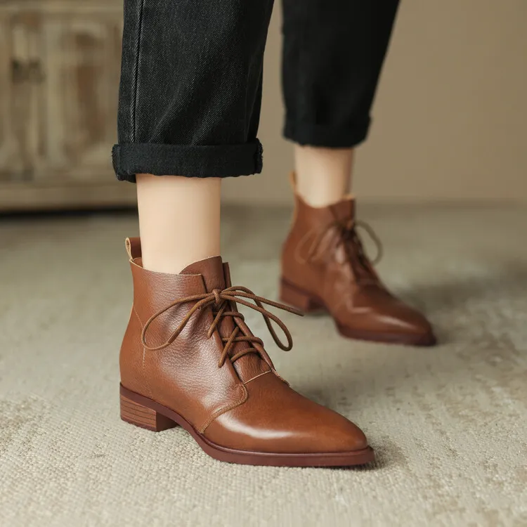 Brown, sophisticated, trendy ankle boots for women, autumn 2023, pointed toe Martin boots, 10-20m.