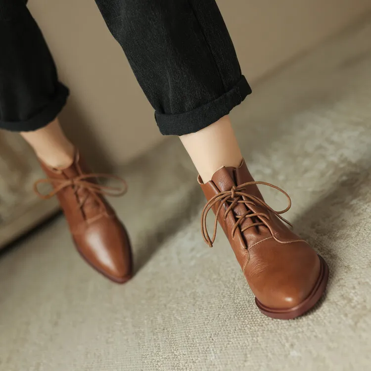 Brown, sophisticated, trendy ankle boots for women, autumn 2023, pointed toe Martin boots, 10-20m.