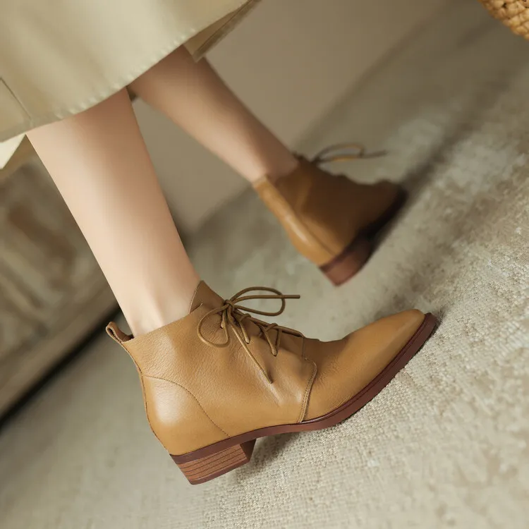 Brown, sophisticated, trendy ankle boots for women, autumn 2023, pointed toe Martin boots, 10-20m.