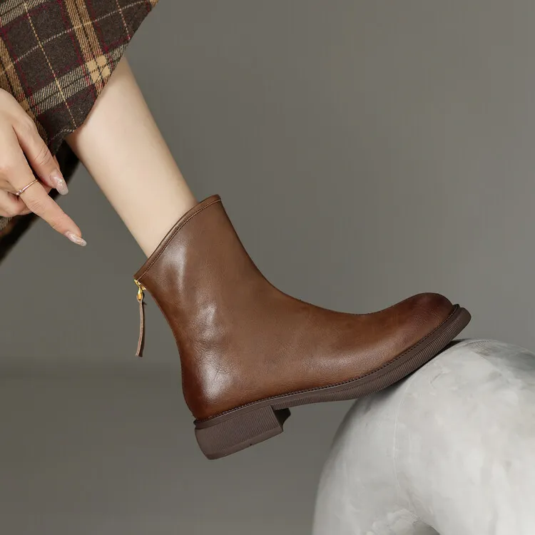 Popular women's low-heeled cowhide Chelsea boots, autumn and winter style, thick-soled Martin boots.