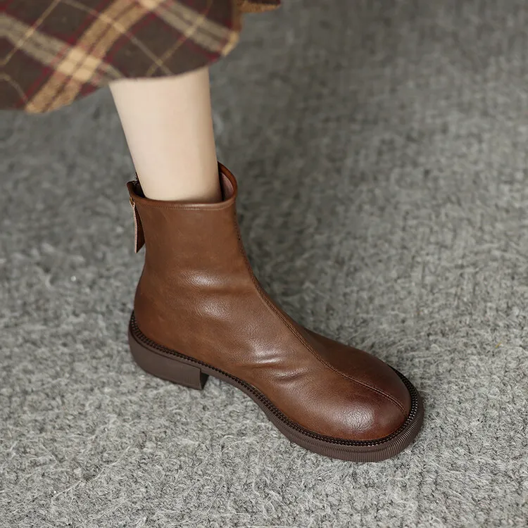 Popular women's low-heeled cowhide Chelsea boots, autumn and winter style, thick-soled Martin boots.