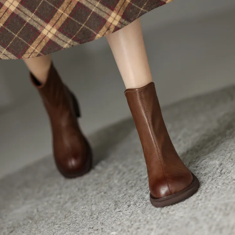 Popular women's low-heeled cowhide Chelsea boots, autumn and winter style, thick-soled Martin boots.