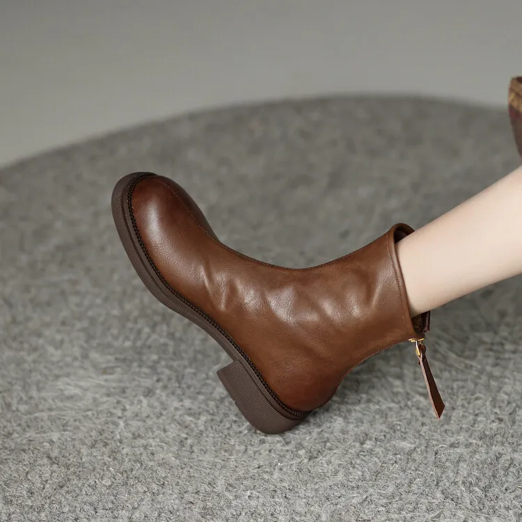 Popular women's low-heeled cowhide Chelsea boots, autumn and winter style, thick-soled Martin boots.