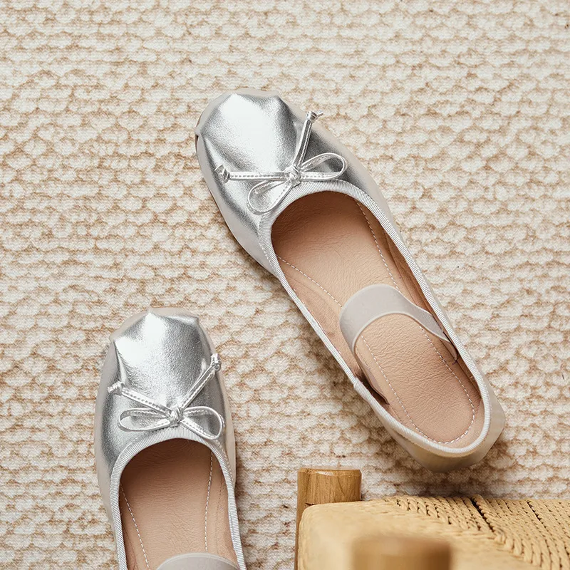 Stylish, soft, elegant ballet flats, perfect for spring and autumn, featuring round toes and bows.