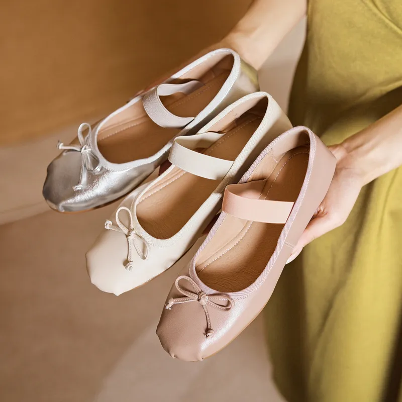 Stylish, soft, elegant ballet flats, perfect for spring and autumn, featuring round toes and bows.