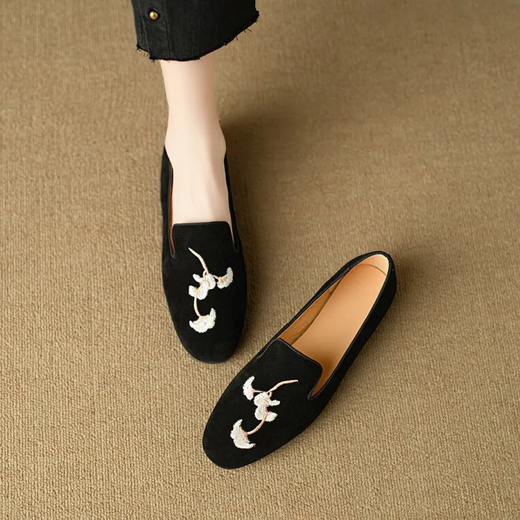 Elegant embroidered retro sheepskin loafers for women, spring grandma shoes, flat single shoes, new Chinese style 3-21s