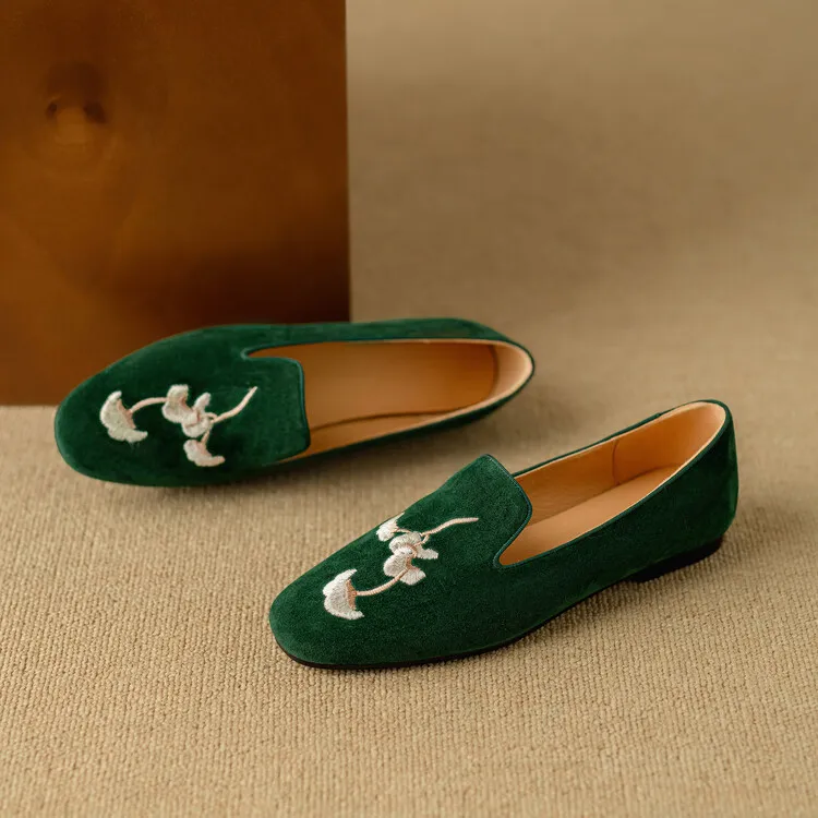 Elegant embroidered retro sheepskin loafers for women, spring grandma shoes, flat single shoes, new Chinese style 3-21s