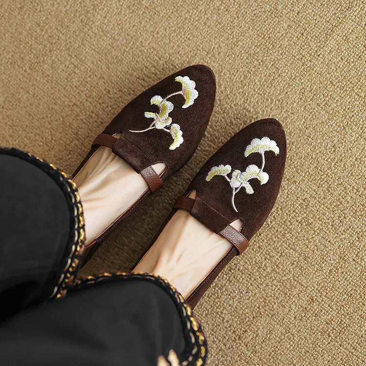New Chinese style hand-embroidered pink loafers for women, perfect for spring and autumn, paired with skirts and sheepskin shoes, style 3-21t.